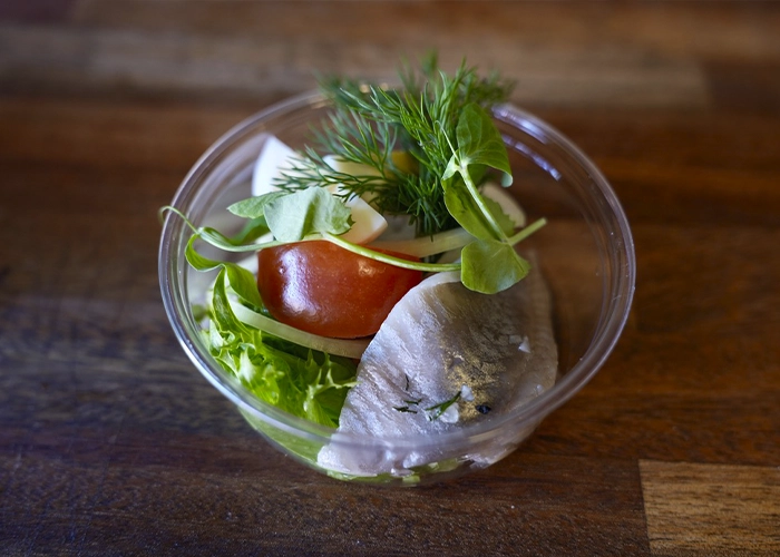Marineret sild m_kapers og løg